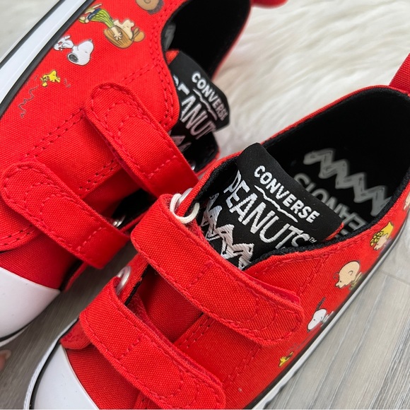 NWT Converse x Peanuts Chuck Taylor All Star 2V Lo Shoes - Picture 5 of 12